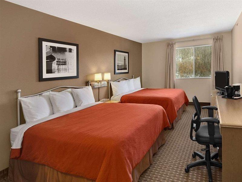 Country Inn & Suites Дартмут Экстерьер фото