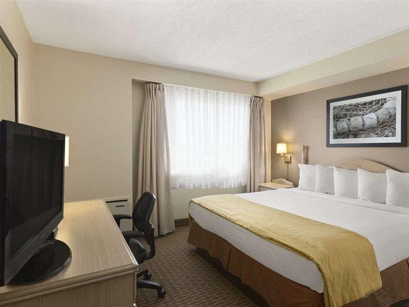 Country Inn & Suites Дартмут Экстерьер фото