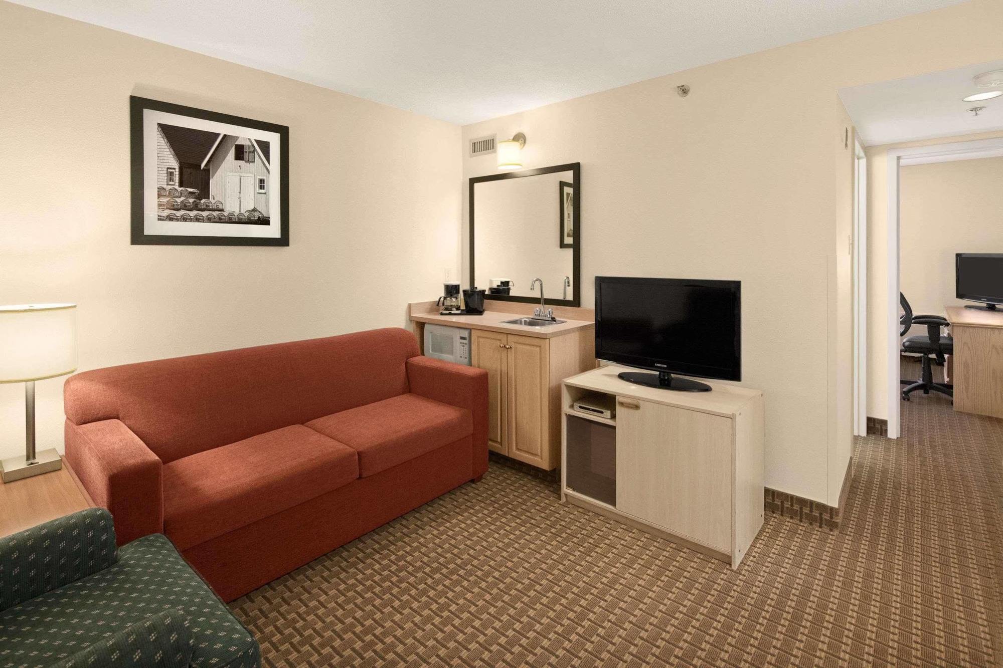 Country Inn & Suites Дартмут Экстерьер фото